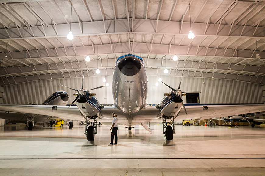 private aircraft hangars in palm springs